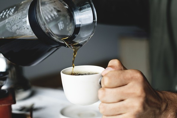 早起喝一杯黑咖啡是現代人標配，那黑咖啡有什麼好處呢?
